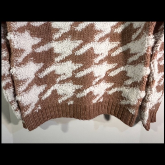 Line & Dot x Revolve Houndstooth Plush Sweater Cream/Toffee Brown Size M - NWT - Picture 6 of 16